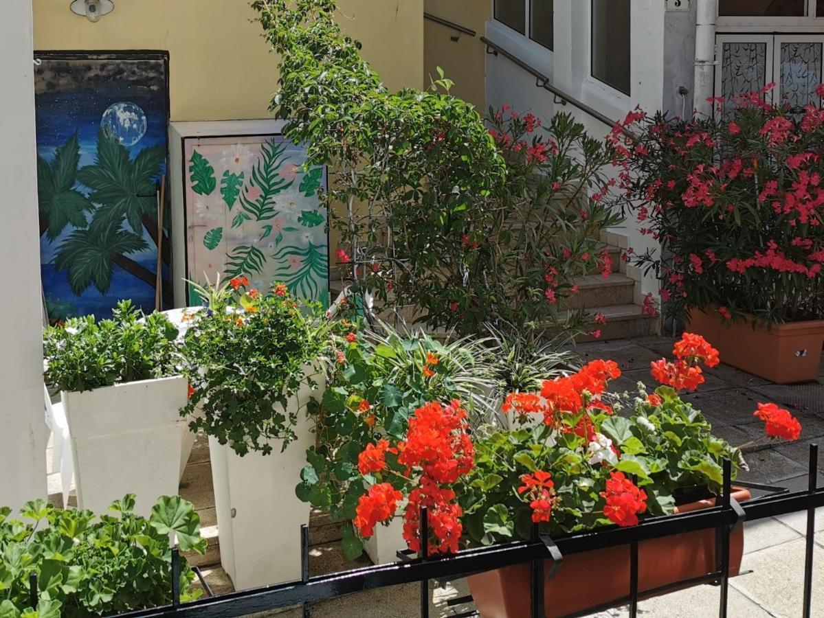 Emily Deluxe Superior 5 Star Studio Apartment, Your Piece Of Heaven With Sea & Park View Novigrad Istria Kültér fotó